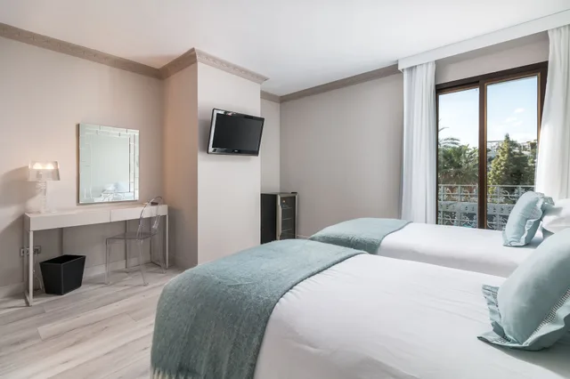 Promenade, Standard, Single, Twin Beds, City View، Boutique Hotel B51 (ex. Park Plaza Suites Hotel) 1/2