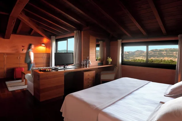 جناح جونيور بسرير كينج بإطلالة، El Montanya Resort & Spa 1/2