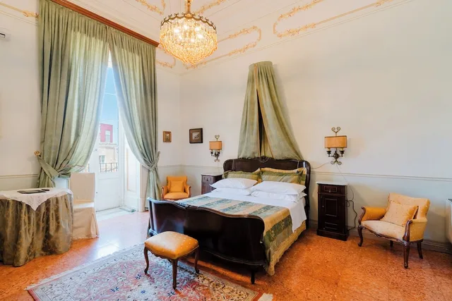 Room, Double Bed, Palazzo De Castro 5/10