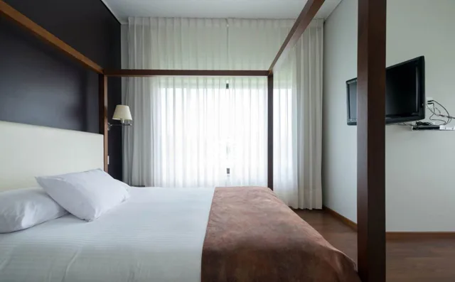 غرفة كلاسيكية بسرير كينج، Regency Park Hotel 3/4
