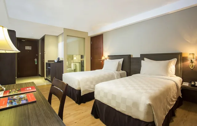 غرفة ديلوكس بسريرين منفصلين، Swiss-Belhotel Pangkalpinang 2/3