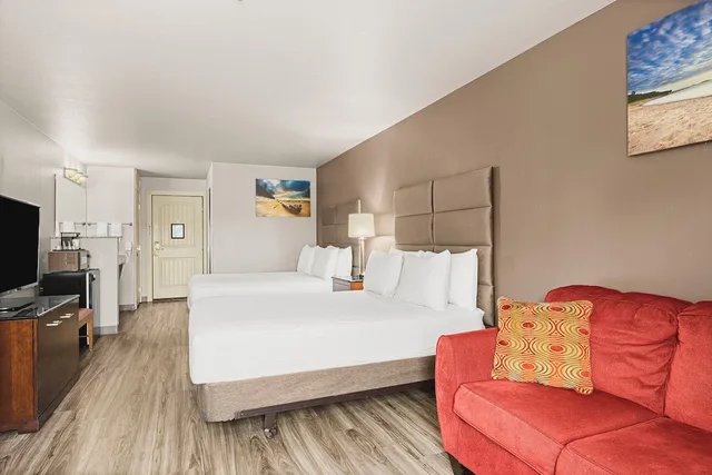 غرفة قياسية بسريرين كوين، The Ashley Inn Suites 3/9