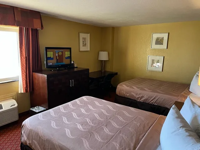 غرفة قياسية بسريرين مزدوجين، Quality Inn 4/8