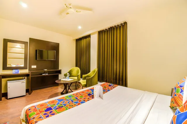 Executive, Double Bed, HOTEL LE GOLDEN 1/2