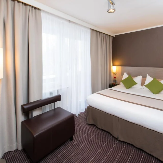 غرفة بسرير مزدوج أو سريرين منفصلين، Hotel New Orly 2/4