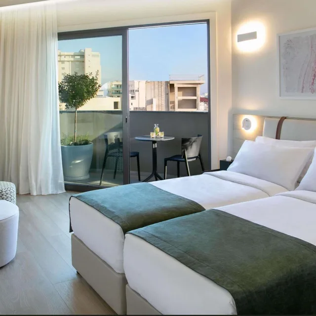 Classic, Single Bed, Convertible Double Bed, Balcony، Mercure Larnaca Finikoudes Beach 3/9