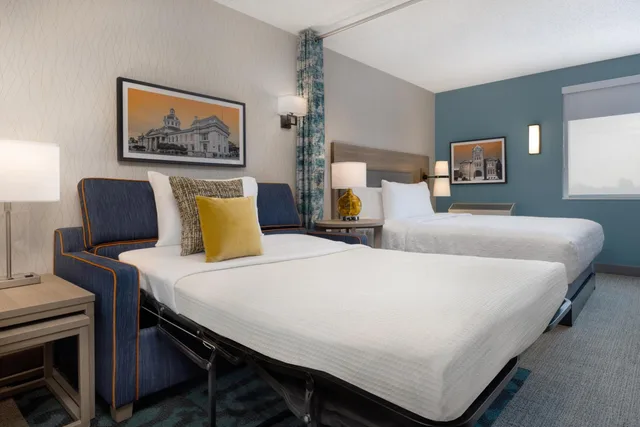 جناح استوديو بسرير كينج وسرير كوين بحوض استحمام لذوي الإعاقة، Home2 Suites by Hilton Kingston 2/9