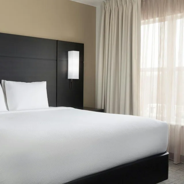 1 Bedroom, Suite, King Bed, Sofa, Residence Inn by Marriott Dayton Vandalia 2/4