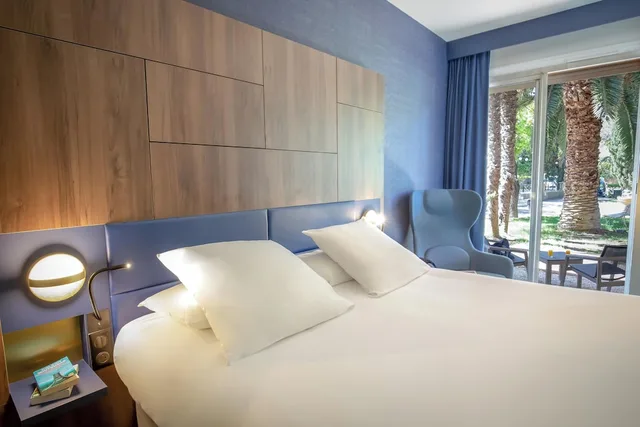 غرفة كلاسيكية بسرير مزدوج بإطلالة على الحديقة، Mercure Marseille Centre Bompard La Corniche 2/10