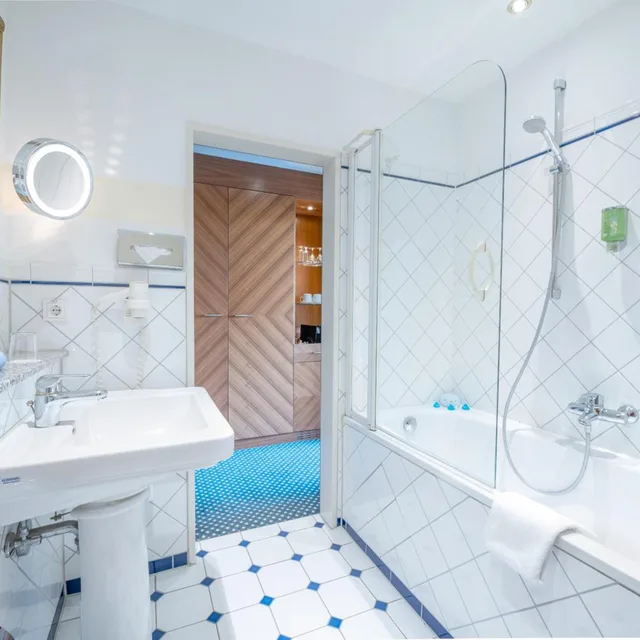 غرفة بريفيليج بسرير كوين، Hotel Krefelder Hof 5/5