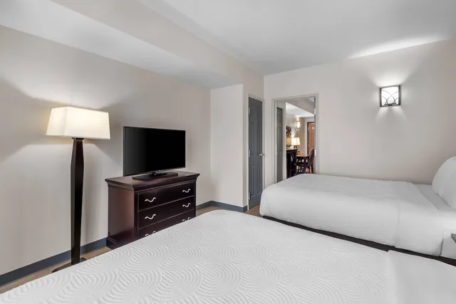 1 Bedroom, Suite, 2 Queen Beds, Sofa, Country Inn & Suites by Radisson, Port Orange-Daytona, FL 4/6