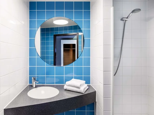 غرفة بسرير كوين، B&B Hotel Hamburg Wandsbek 5/5
