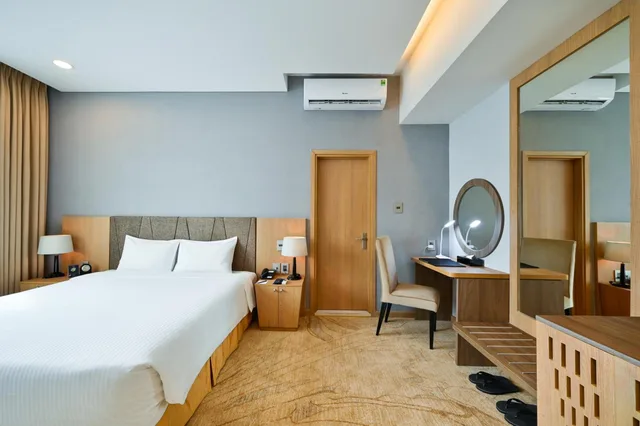 غرفة بريميوم ديلوكس بسرير كينج بإطلالة على المدينة، Muong Thanh Grand Saigon Centre Hotel 3/10