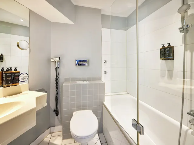 غرفة قياسية بسريرين منفصلين، Mercure Hotel Dusseldorf City Center 6/6