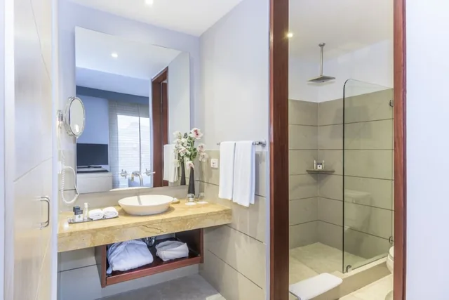 غرفة قياسية بسرير مزدوج، Cosmos 100 Hotel and Centro de Convenciones - Hoteles Cosmos 6/7