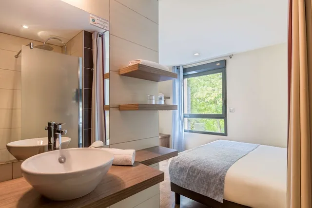 Family, Multiple Beds، Sure Hotel By Best Western Reims Nord 8/8