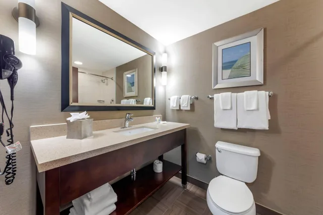 Superior, Suite, Multiple Beds، Comfort Suites Miami Airport North 5/6