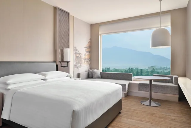 غرفة بريميير بسرير كينج، Kathmandu Marriott Hotel 1/1