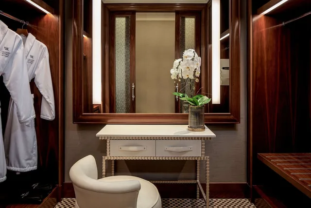 جناح بسرير كينج بإطلالة على البحر بغرفة نوم واحدة، Waldorf Astoria Ras Al Khaimah Hotel 5/8