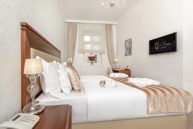 Superior, King Bed, Le Premier Boutique Hotel 1/4