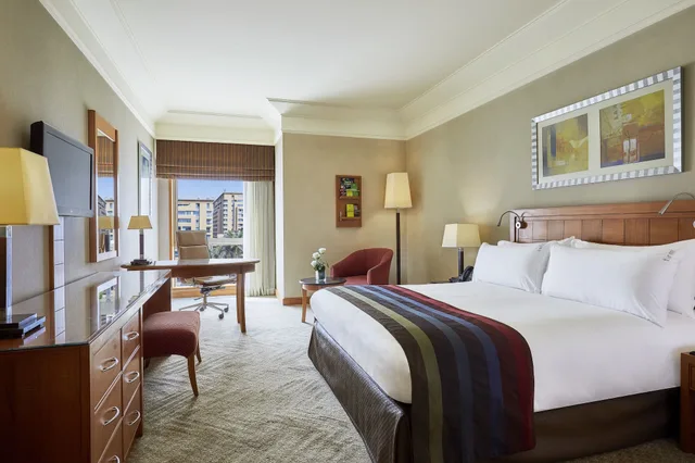 Premium, King Bed, Smoking, Holiday Inn Cairo City Stars 6/9