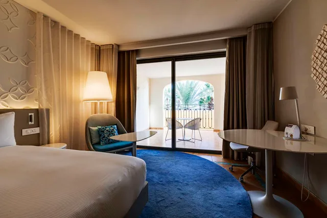 غرفة عائلية بإطلالة على الحديقة، HILTON MALTA 2/3