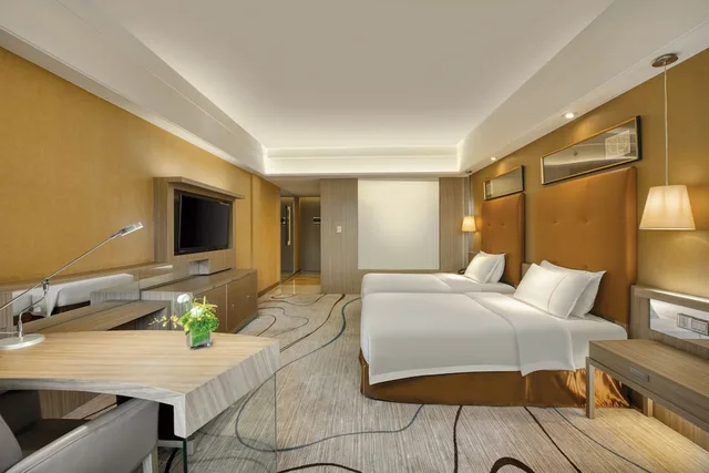 غرفة ديلوكس بسريرين منفصلين بإطلالة على الجبل بشرفة، Royal Garden Hotel 4/6