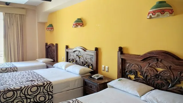 Room, Triple, 1 Single and 2 Queen Beds، Hotel Suites Flamboyanes by Kavia 4/7