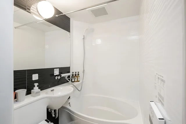 Twin Room with Extra Bed, M's Hotel Nijojo Oike 4/5