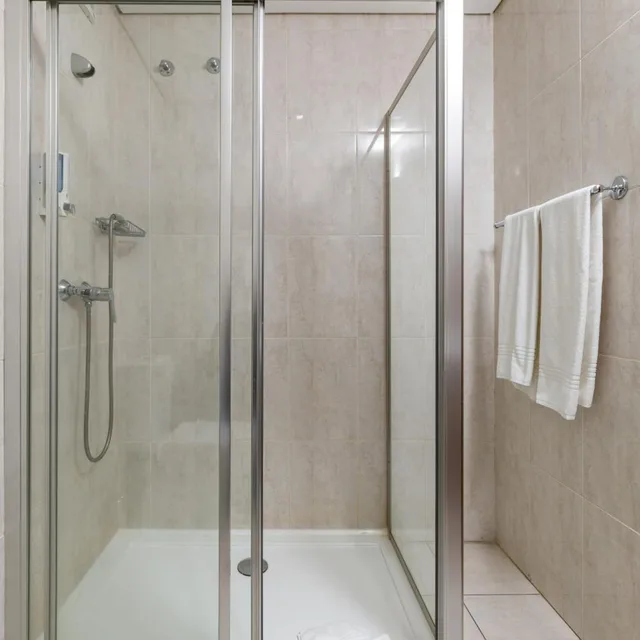 غرفة بسريرين منفصلين مع سرير إضافي، Hotel Moinho de Vento 8/8