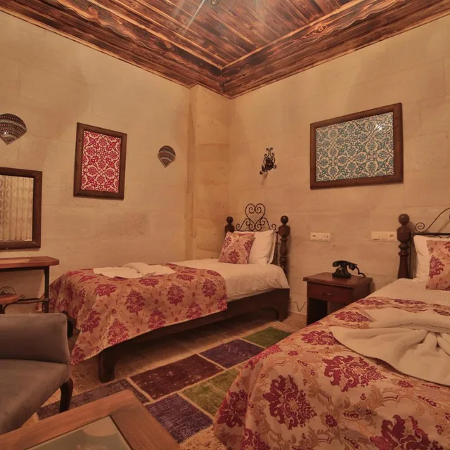 غرفة قياسية بسريرين منفصلين، Caravanserai Inn Hotel 1/6