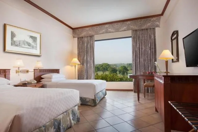 غرفة ديلوكس بسرير فردي بشرفة، Hyatt Regency Yogyakarta 1/3