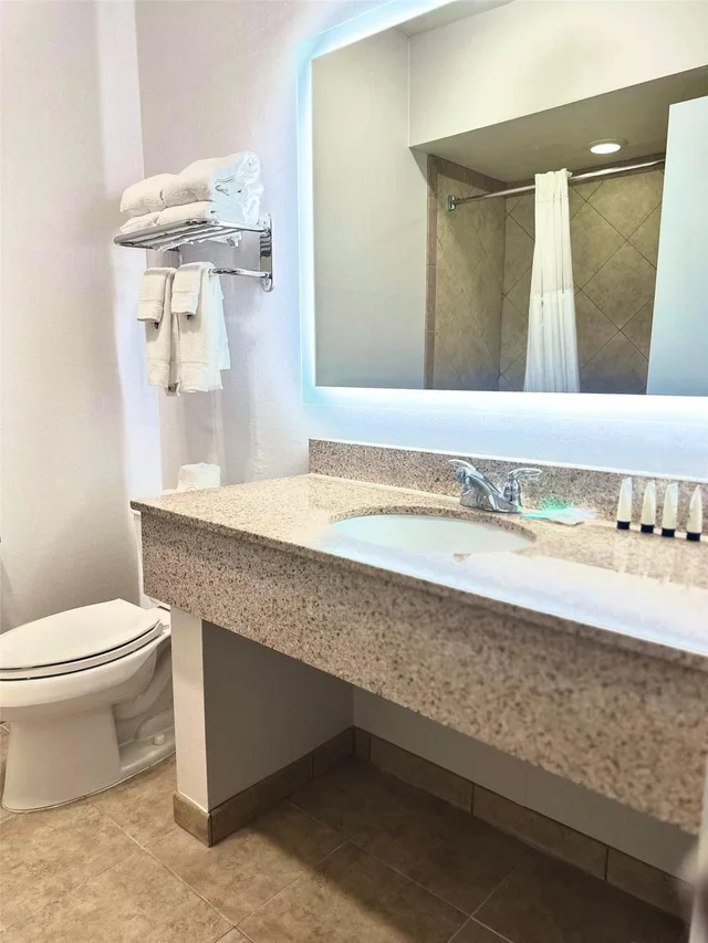 غرفة بسرير كينج، Red Lion Hotel Kelso Longview 6/10