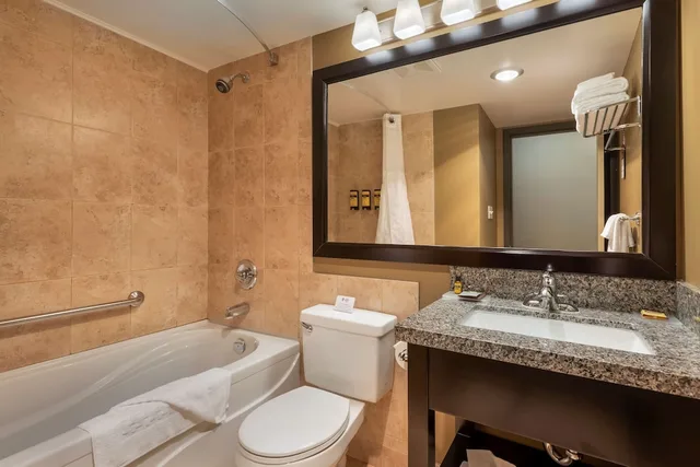 Standard, Queen Bed, Small, Best Western Plus Baker Street Inn 3/9