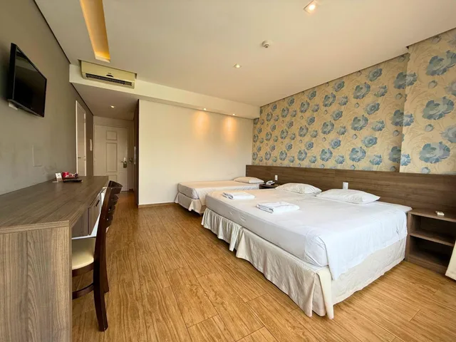 غرفة ثلاثية بسرير مزدوج وسرير فردي، Hotel Continental Inn 4/10
