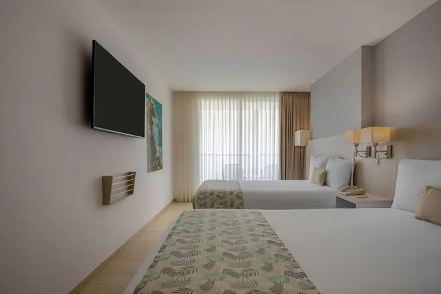 Room, 2 Double Beds, Mercure Santa Marta Emile 1/6