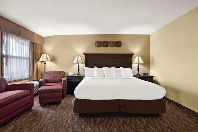 جناح بسرير كينج بجاكوزي، Best Western Center Pointe Inn 5/9