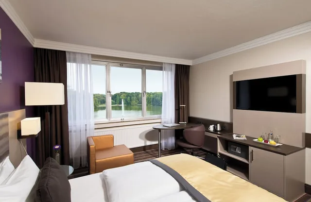 غرفة ديلوكس بسرير مزدوج، Leonardo Royal Hotel Koln Am Stadtwald 6/10