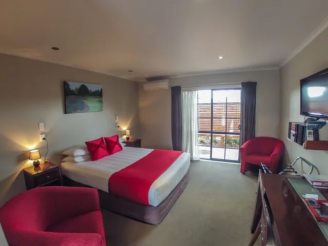 غرفة تنفيذية بسرير كوين، Albert Court Motor Lodge 2/3