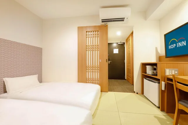 غرفة تقليدية بسريرين منفصلين، Hop Inn Kyoto Shijo Omiya 1/5