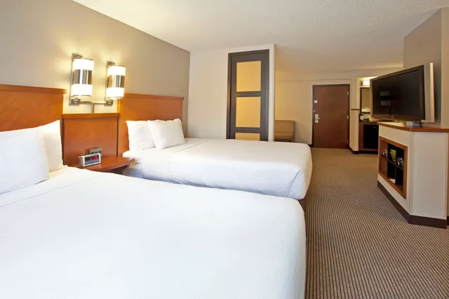 غرفة بسريرين كوين مع أريكة، Hyatt Place Orlando / I-Drive / Convention Center 2/7