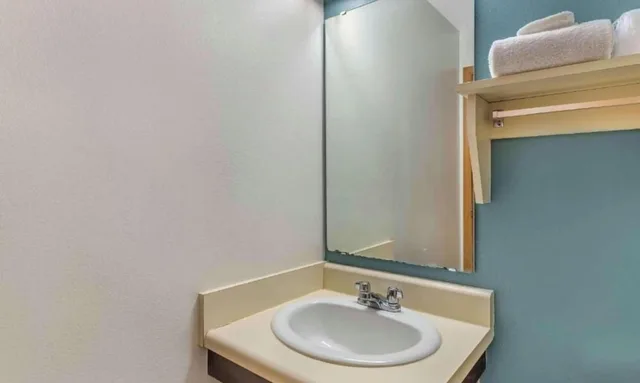 غرفة بسريرين كوين بمطبخ، Studio 6 Extended Stay Little Rock Southwest AR 4/8