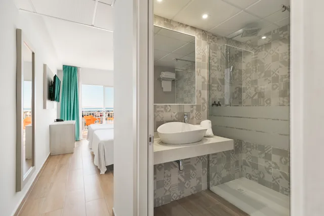 Room, Double or Twin Bed, Pool View, Best Lloret Splash 4/6