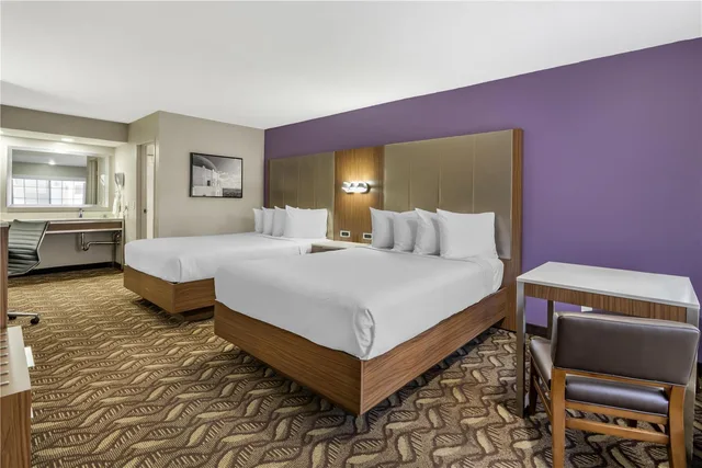 غرفة بسريرين كوين، Best Western Airport Plaza Inn - Los Angeles LAX Hotel 1/3