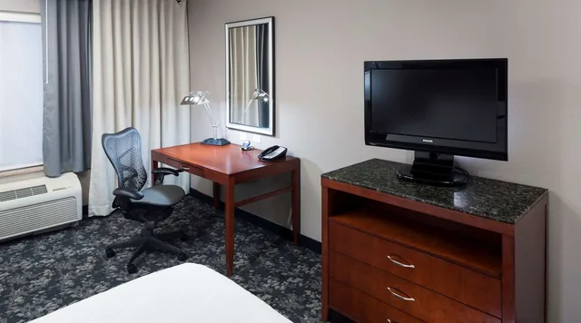 جناح بسرير كينج بجاكوزي لذوي الإعاقة، Hilton Garden Inn Austin North 2/2