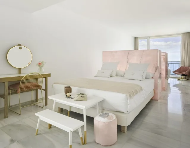 جناح جونيور بسرير كوين وسريرين منفصلين بإطلالة على البحر، Hotel Aromar 3/5