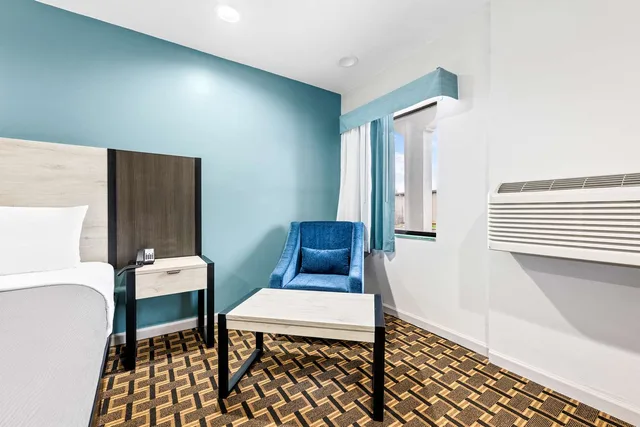 غرفة بسرير كينج للمدخنين، SureStay by Best Western Huntsville University Area 5/6