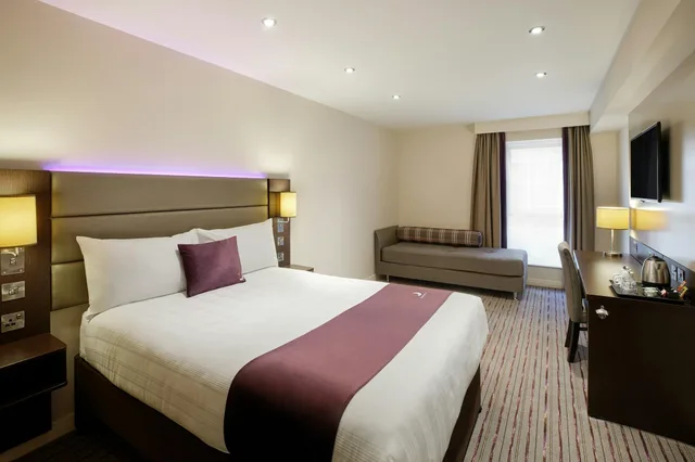غرفة مفردة بسرير مزدوج، Premier Inn Elgin 1/2