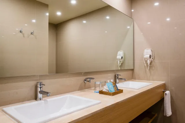 غرفة تنفيذية بإطلالة على البحيرة، Hotel NYX Cancun 6/6