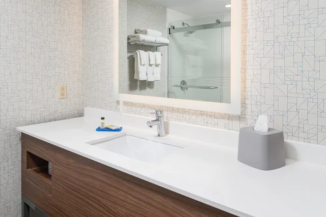 جناح بسرير كينج وسريرين، Holiday Inn Express Milton 5/7